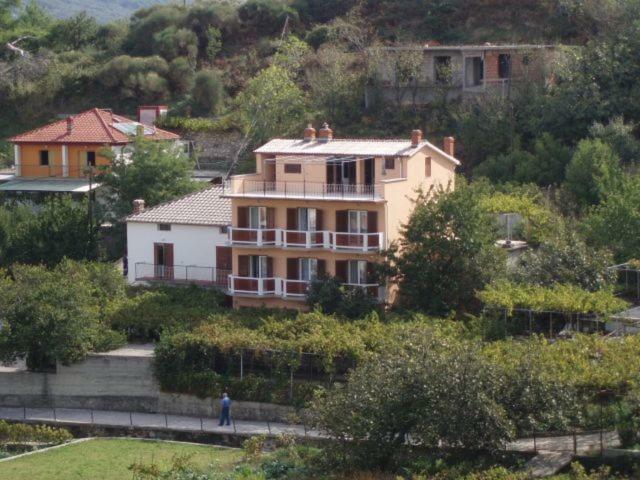 Guesthouse Familija Tariba Супетарска-Драга Экстерьер фото